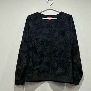 Sweater w velvet detailing